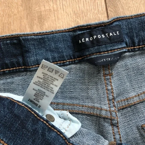 Size 2 Short Aeropostale High Rise Flare Jeans - Picture 2 of 3